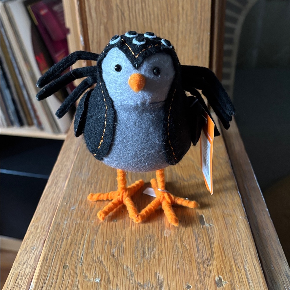 Target Hyde & Eek Bird WEBBER Spider 2023 Halloween Featherly Friends Spritz